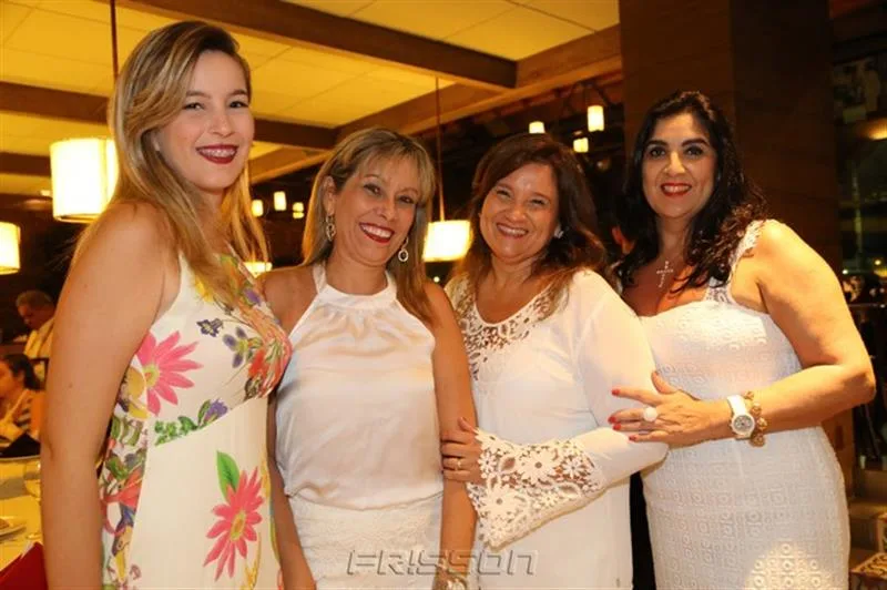 Carolina, Lina Azevedo, Safira Moreira e Isabele Leitão