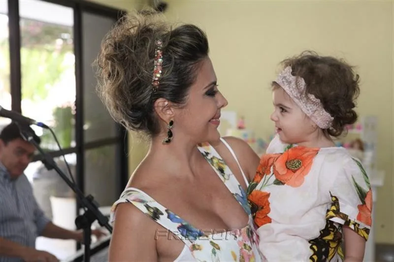 Claudia e Isabela Peter