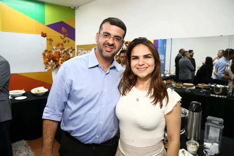 Arnaldo Lemos e Renata Cruz