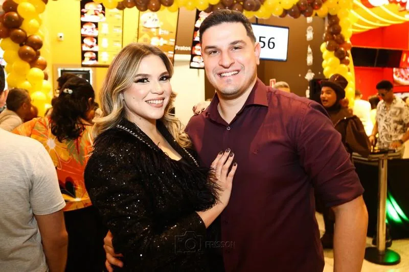 Ariana Nogueira e Victor Agra