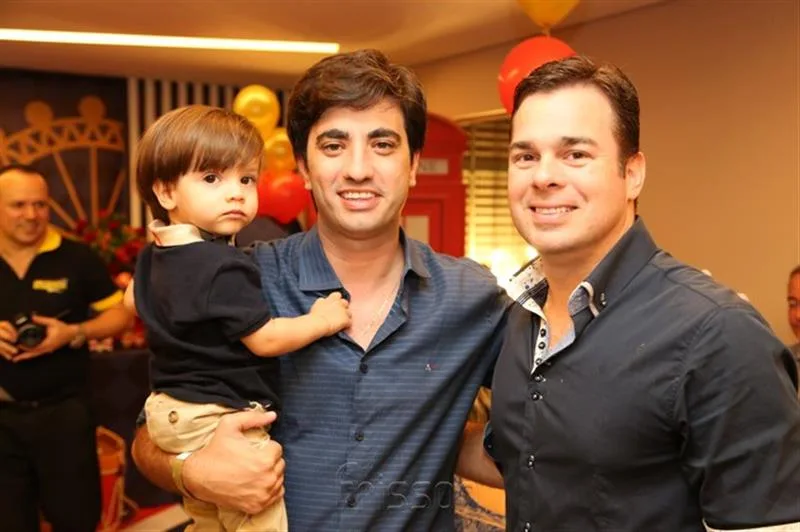 Arthur e Antonio Melo, Leonardo Aguiar