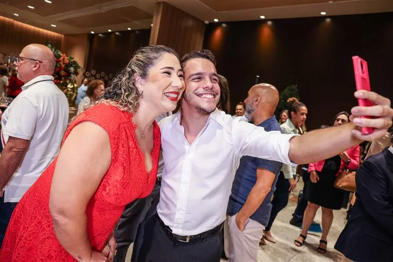 Amanda Oliveira e Bernardo Maciel