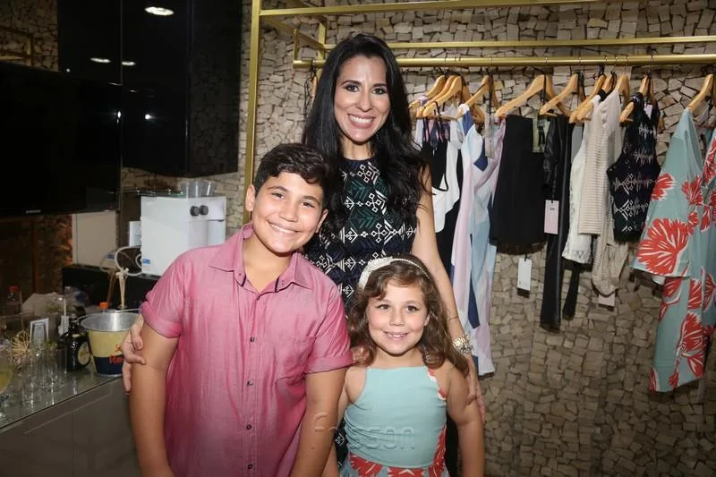 Cadu, Lara e Lorena Leão