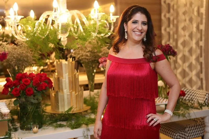 Elisa Oliveira