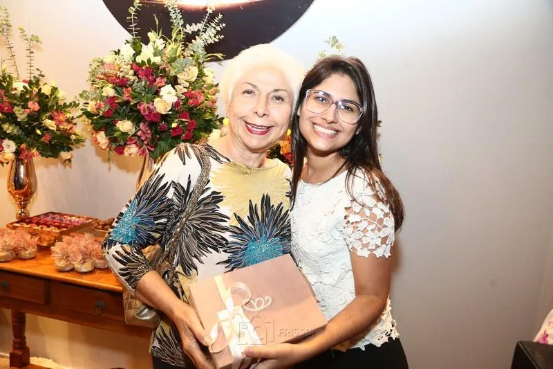 Alódia Guimarães e Jhuly Torres