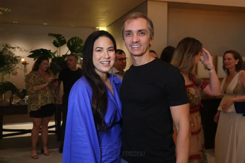Carol Yamazaki e Marcelo Marfrutas