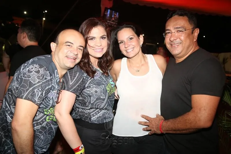 Cabeça, Aline Da Hora, Marcela Pain e Welinton Pain
