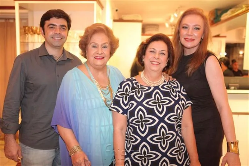 Eduardo Cals, Beatriz Philomeno Gomes, Júlia Gurjão e Mari Martini