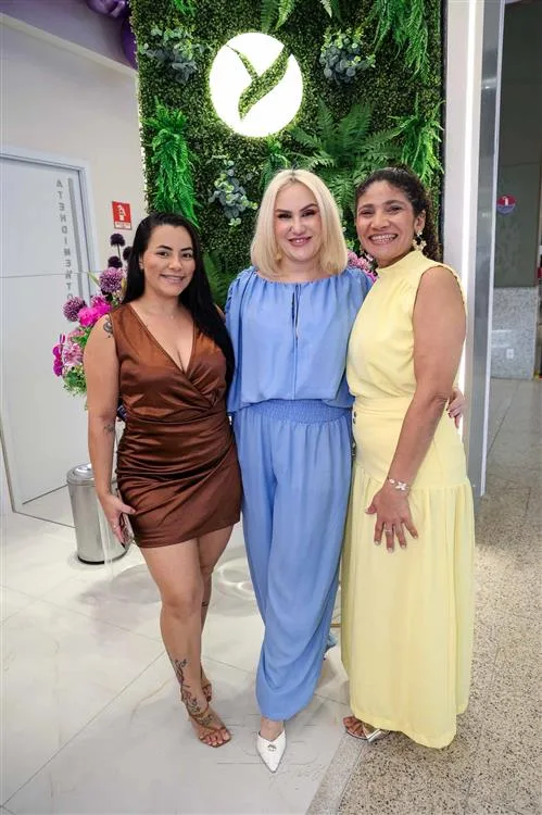 Delle Cardoso, Ellis Teixeira e Ju Costa