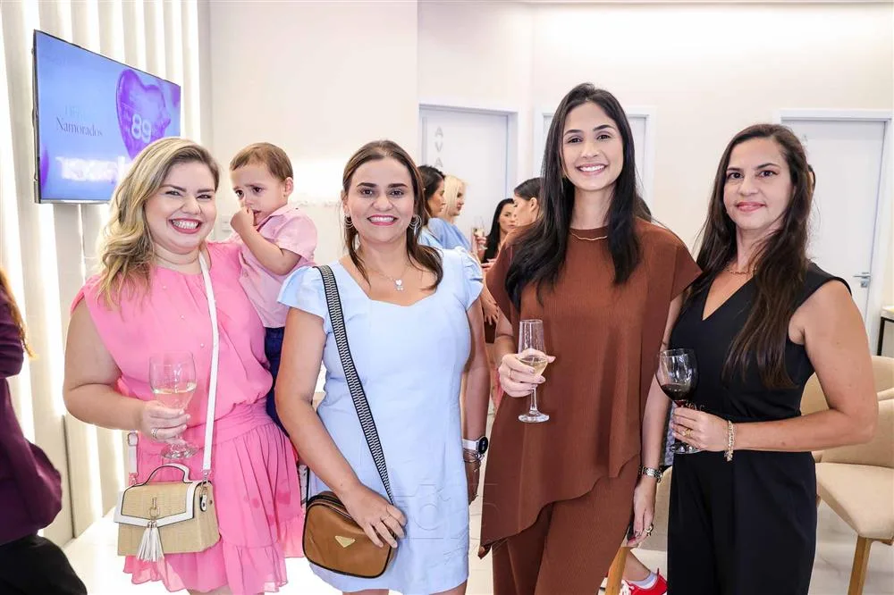 Eline, Ben Rabelo, Emanuelle Soares, Renata Siqueira e Cheila Lima