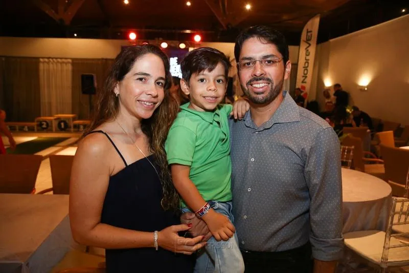 Ana e Vinicius Figueiredo e Alexandre Saboya