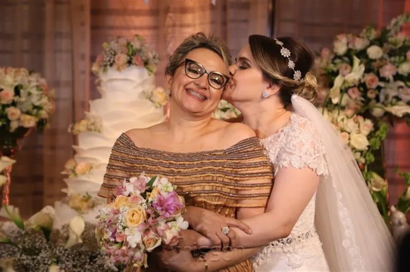 Angela Marcia e Isabela Colari