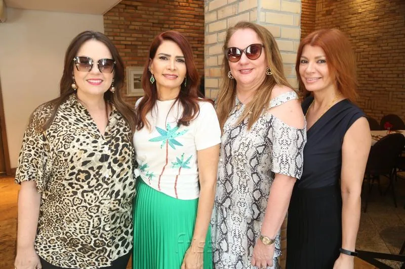 Erika Girão, Lorena Pouchain, Luiziane Fernandes e Suzane Farias