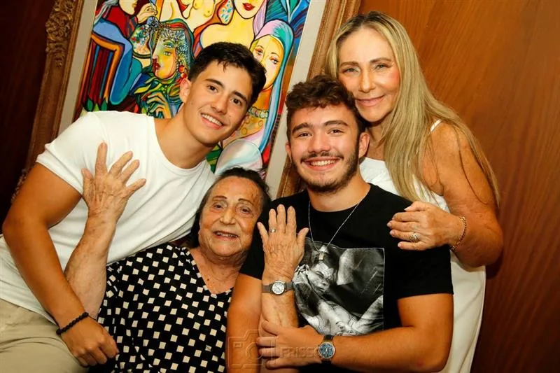Gustavo, Ayla, Pedro e Ângela Gurgel