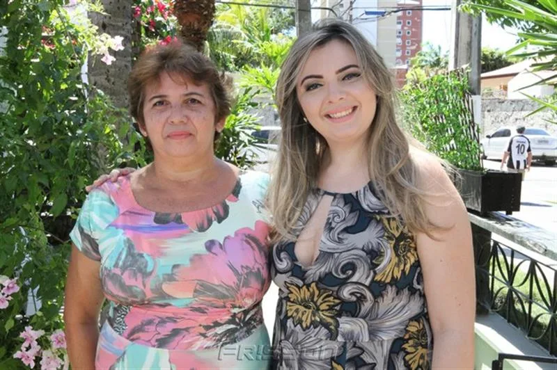 Aparecida Soares e Caroline Ferreira