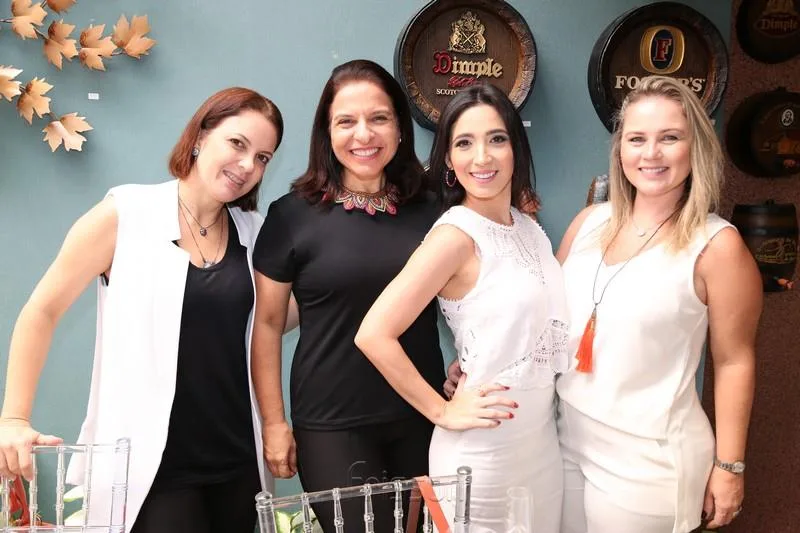 Manuela Correa, Melissa Dall Olio, Renata Cavalcante e Anelisa Franco