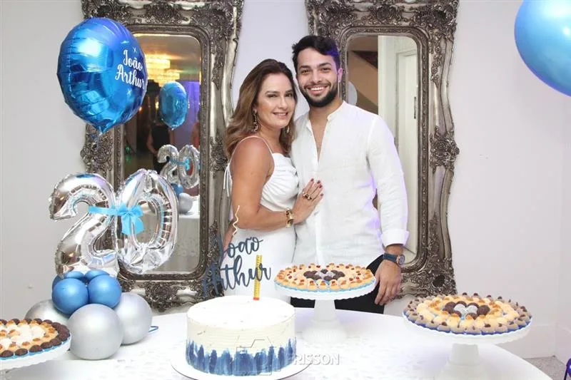 Cintya e João Arthur Leitão