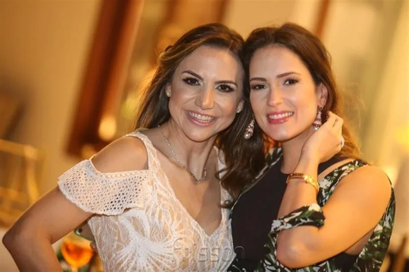 Adriana e Marília Queiroz
