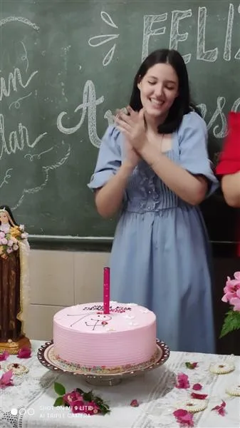 A jovem Yasmin Vilar escolheu o Carmelo Santa Teresinha para celebrar seus 15 anos.