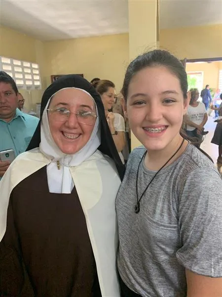 Madre Teresinha com Yasmin