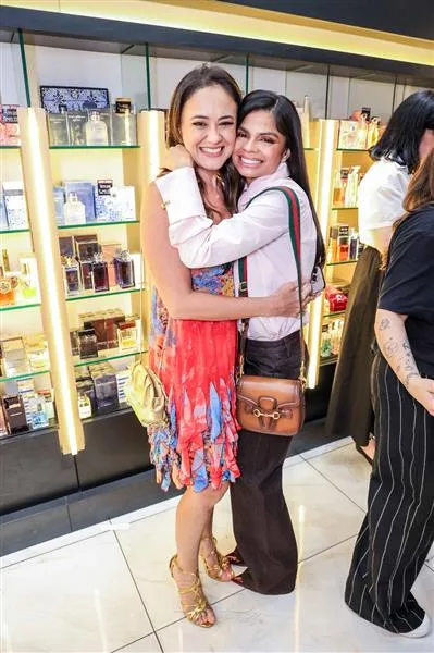 Bia Bezerra e Isabelle Temoteo