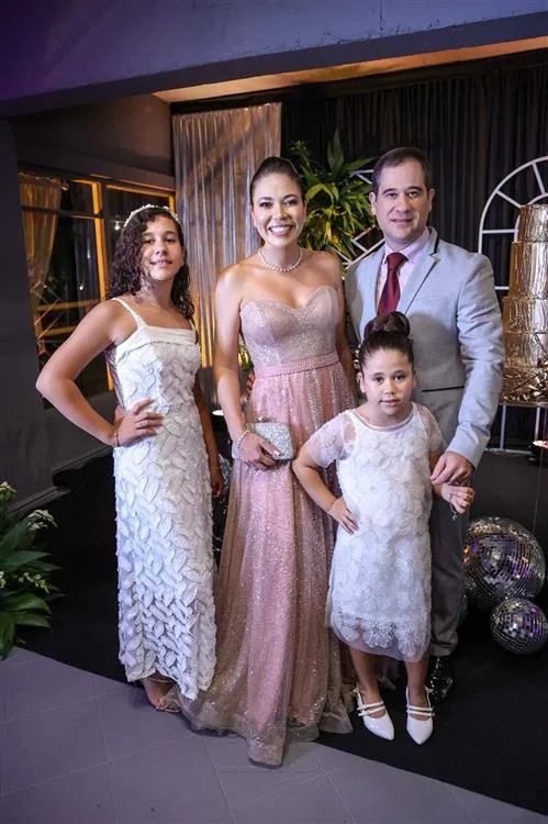 Diana, Iana, Isabella Dias e Daniel Carvalho