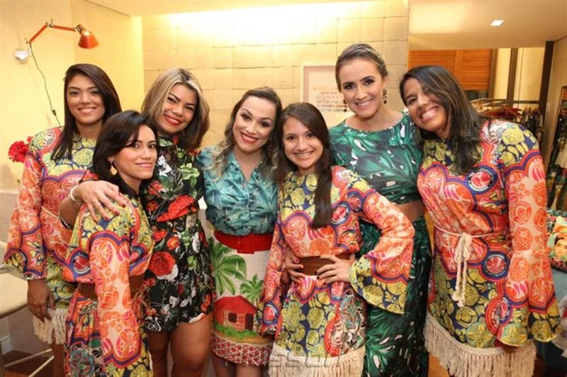 Camilla Ingrid, Aparecida Ferreira, Chris Vitorino, Luciana Uchoa, Renata Felix, Juliana Uchoa e Valonia Silva