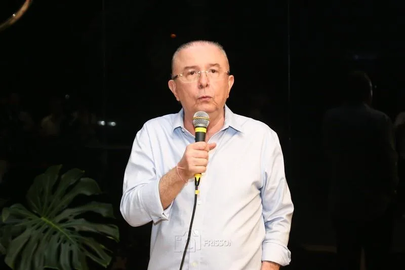 Antônio José Mello