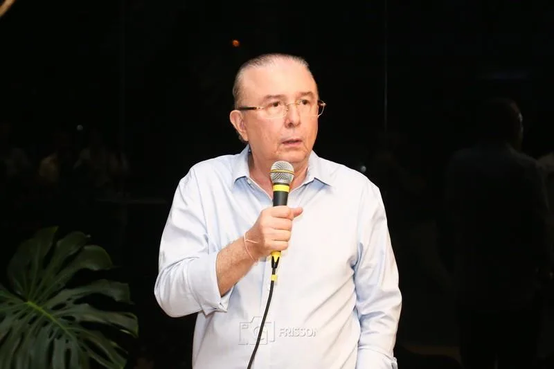 Antônio José Mello