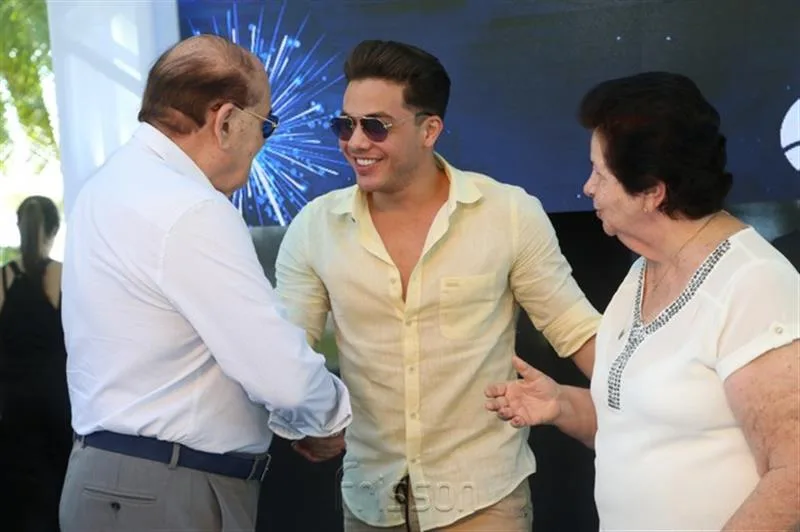 Gil Bezerra, Wesley Safadão e Elisa Bezerra