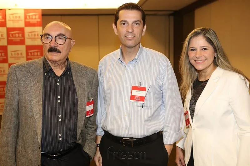 Carlos, Daniel Pereira e Luciana Grinstein