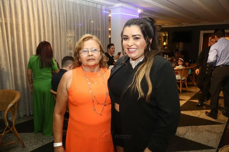 Antônia Carvalho e Ednusia Gomes