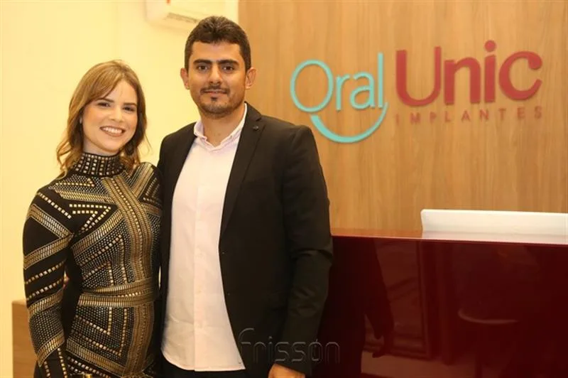 Anna Carolina Craveiro e Adairton Brito