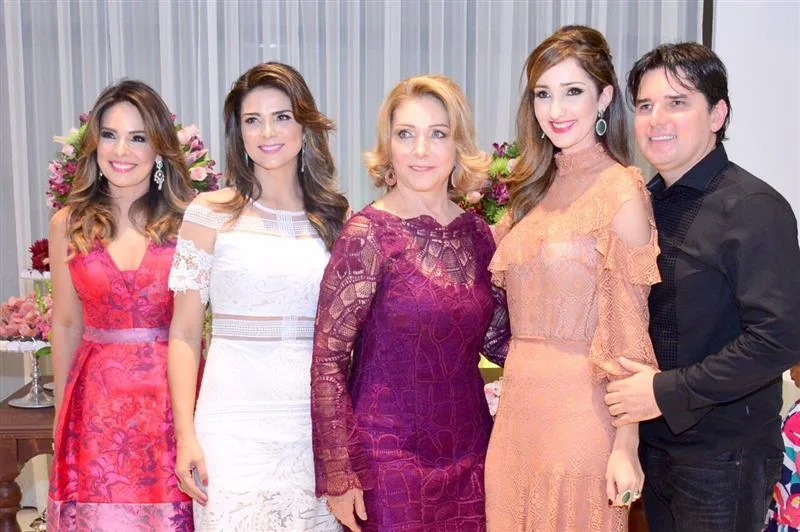Eveline Fujita, Rachel Teixeira, Francisca Nogueira, Sarah Nunes e Salomão Nogueira