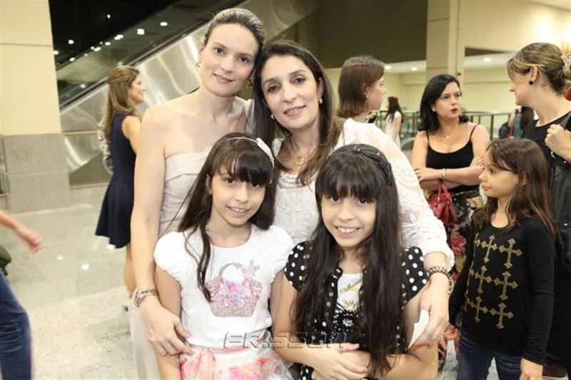 Carol Pereira, Fernanda, Mariana e Malina Aragão