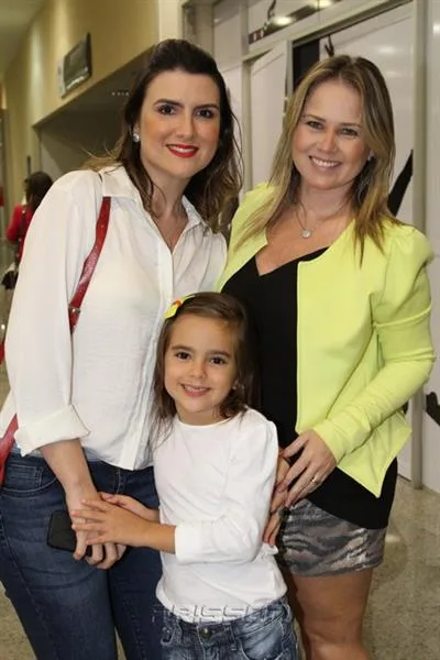 Carolina, Bruna Pessoa e Anelise Franco
