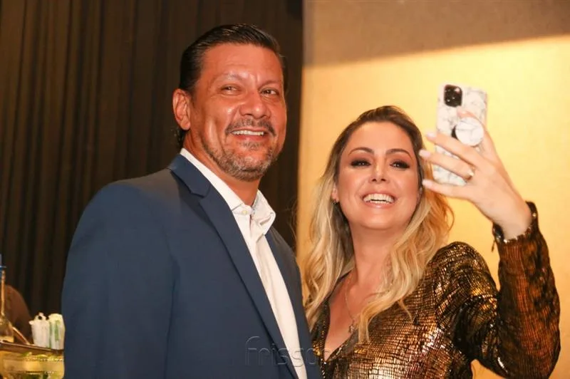 Ademar Pereira e Thais Jabeqino