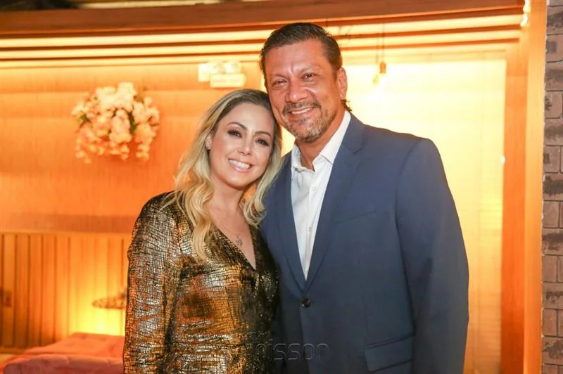 Ademar Pereira e Thais Jabeqino