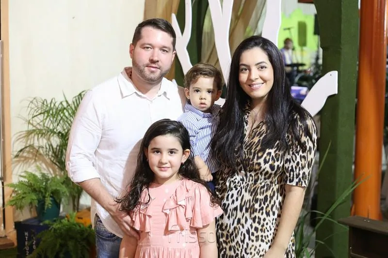 Alice, Vitor Araújo, Vitor Filho e Daniele Feitosa