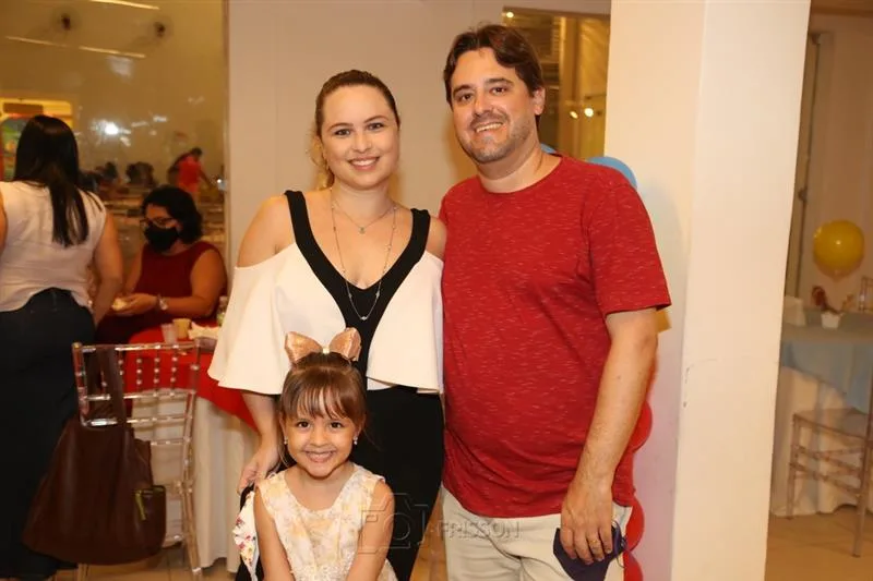 Aline, Welington e Alice Caetano