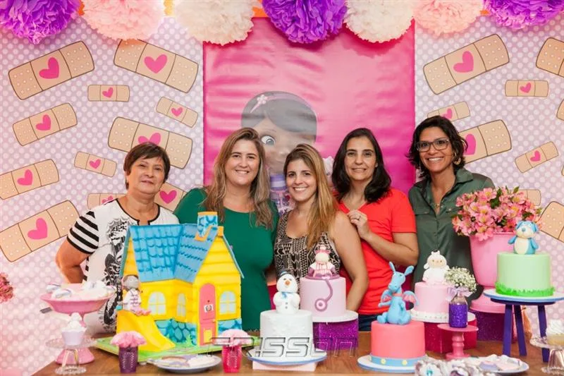 Celia, Paula, Camila, Mônica e Déa