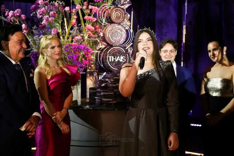 15 Anos de Thaís Gomes