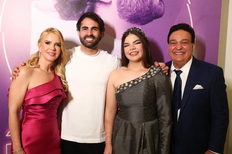 15 Anos de Thaís Gomes