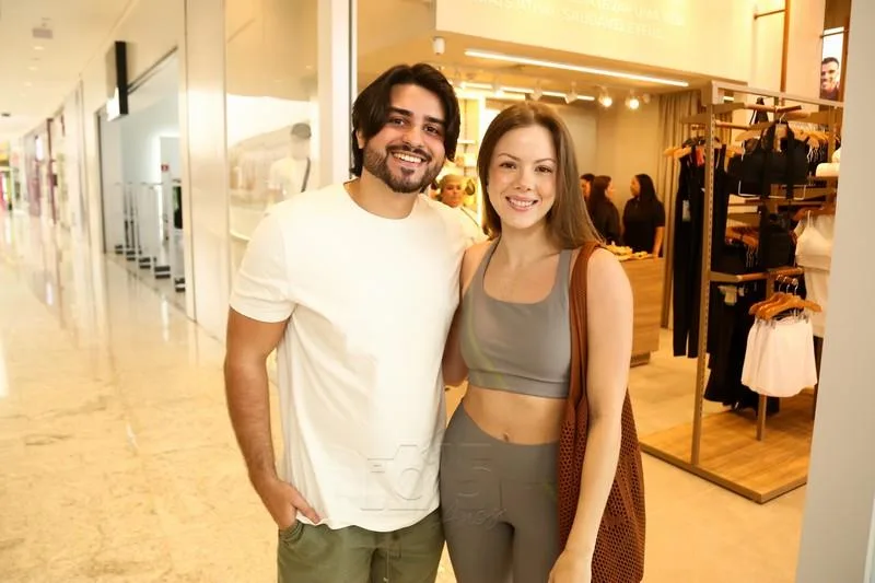 Gustavo Paes e Isabella Soares