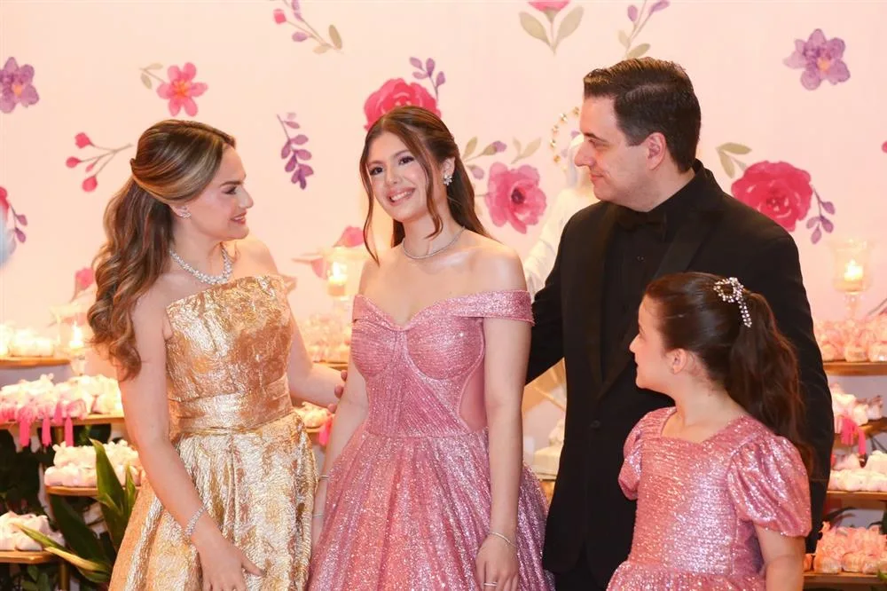 15 Anos de Klara Benevides