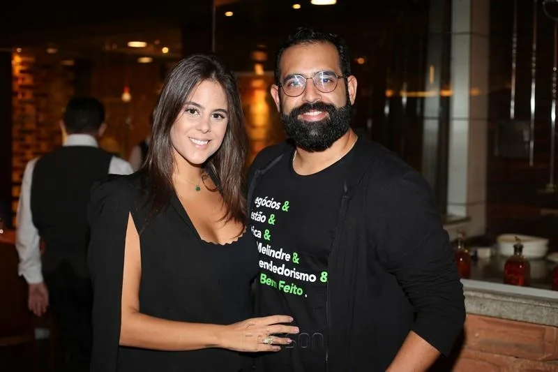 Camila Vanderlinden e Vinicius Sousa