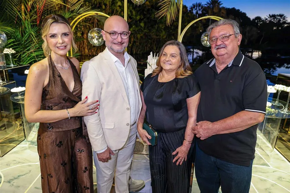 Ana, Jensen Araújo, Esther Vânia e Argeu Barroso