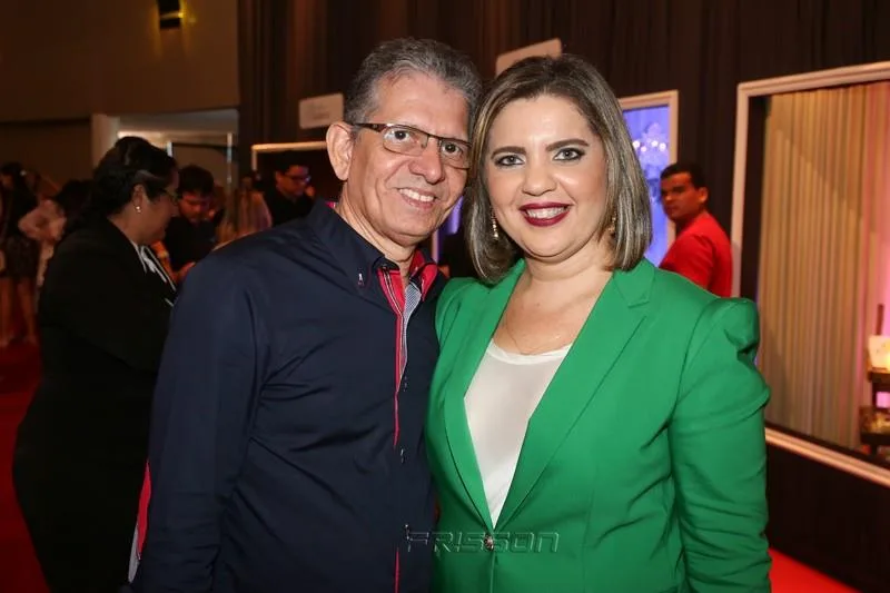 Demir e Maythê Oliveira
