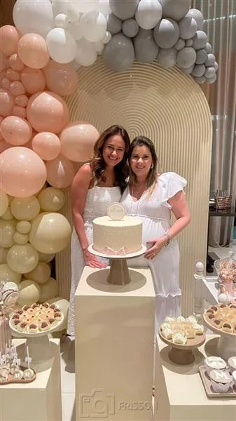 Mirela Bezerra e Adriana Loureiro