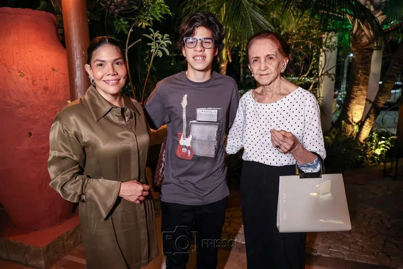 Adriana, Guilherme Barbosa e Maria Sanford